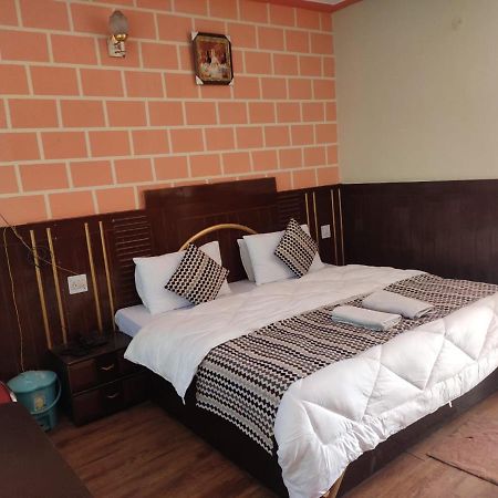 Hotel Deepraj, Kausani Ngoại thất bức ảnh