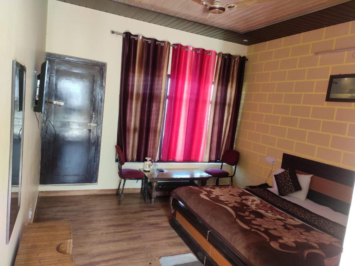 Hotel Deepraj, Kausani Ngoại thất bức ảnh