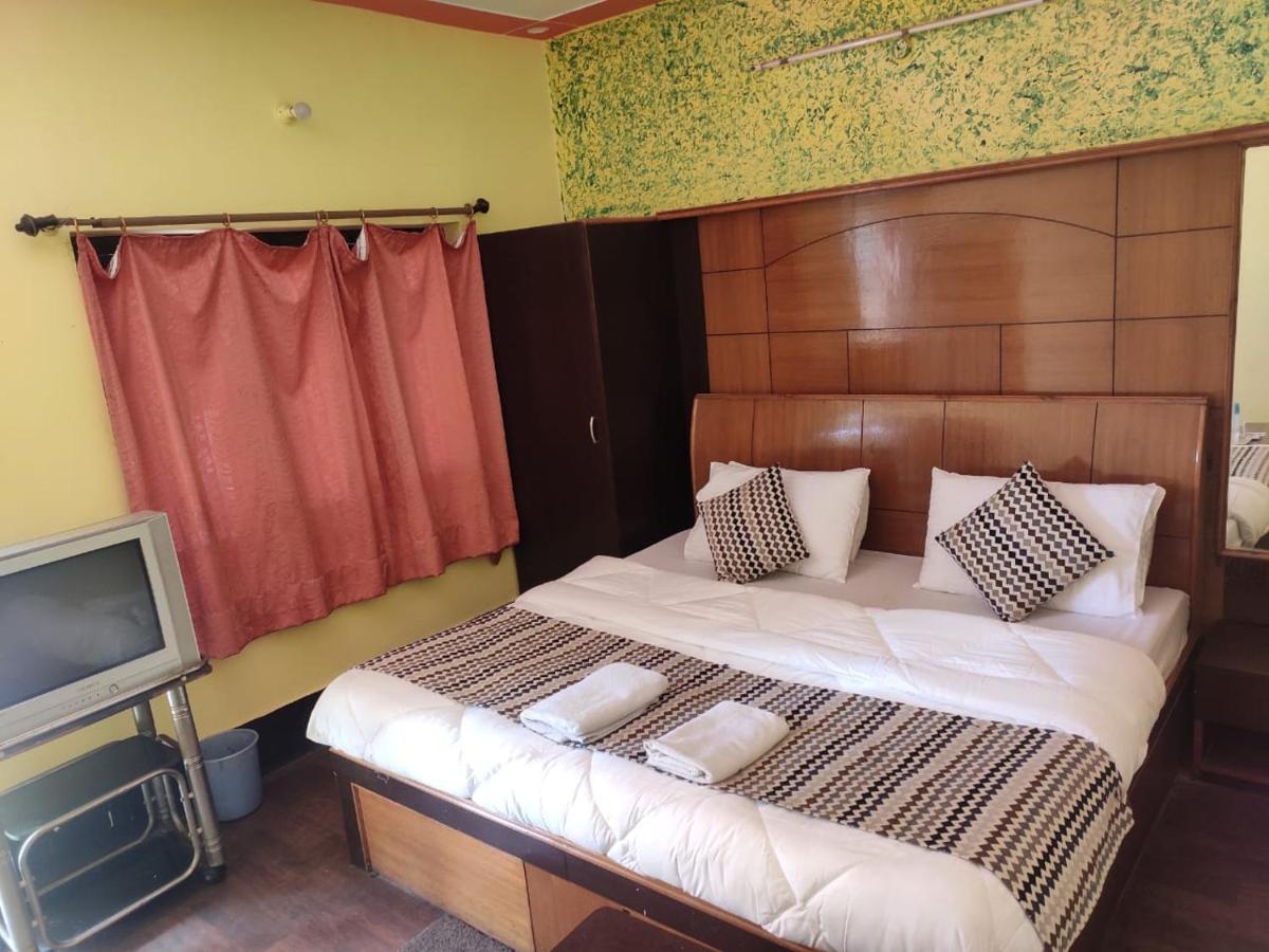 Hotel Deepraj, Kausani Ngoại thất bức ảnh
