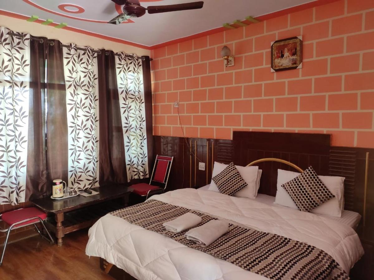 Hotel Deepraj, Kausani Ngoại thất bức ảnh