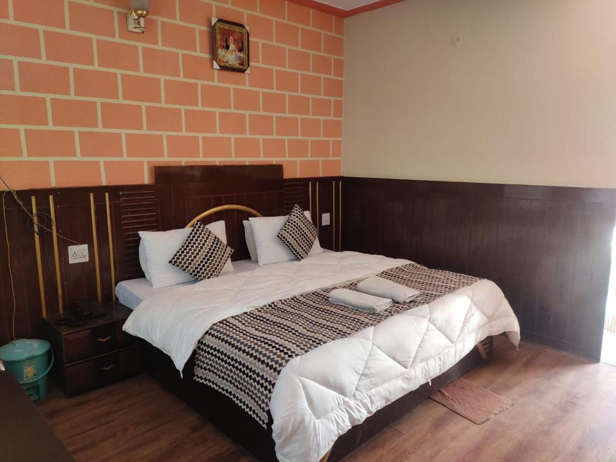 Hotel Deepraj, Kausani Ngoại thất bức ảnh