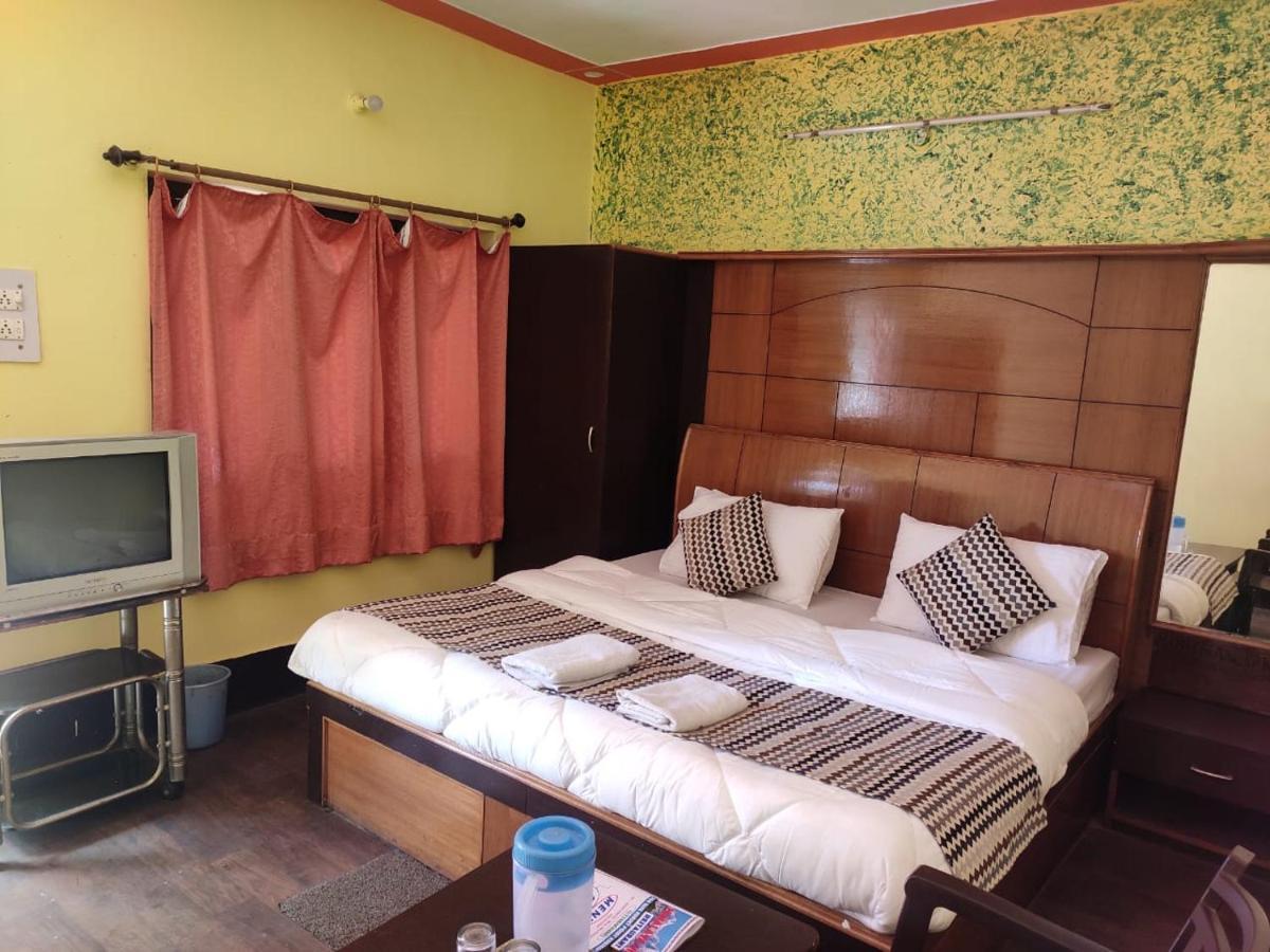 Hotel Deepraj, Kausani Ngoại thất bức ảnh