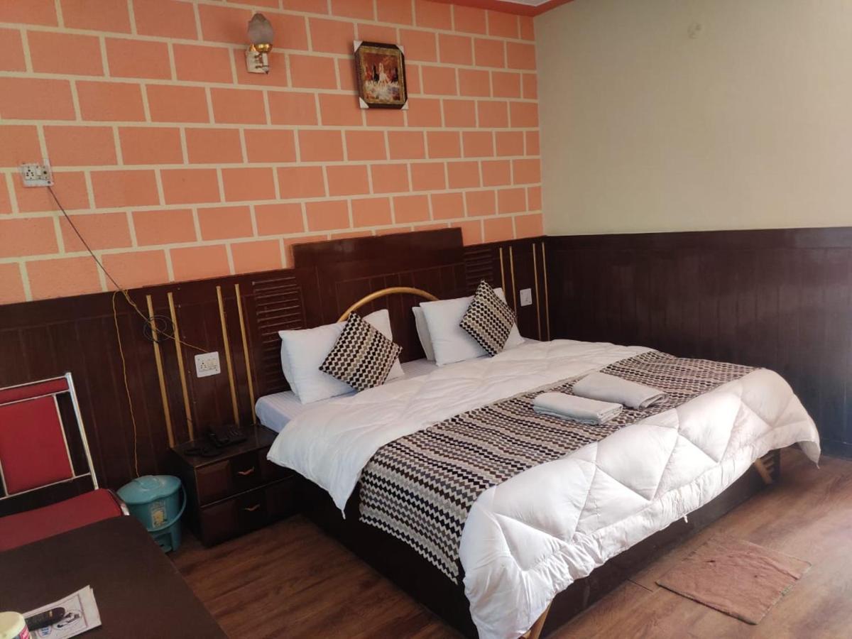 Hotel Deepraj, Kausani Ngoại thất bức ảnh