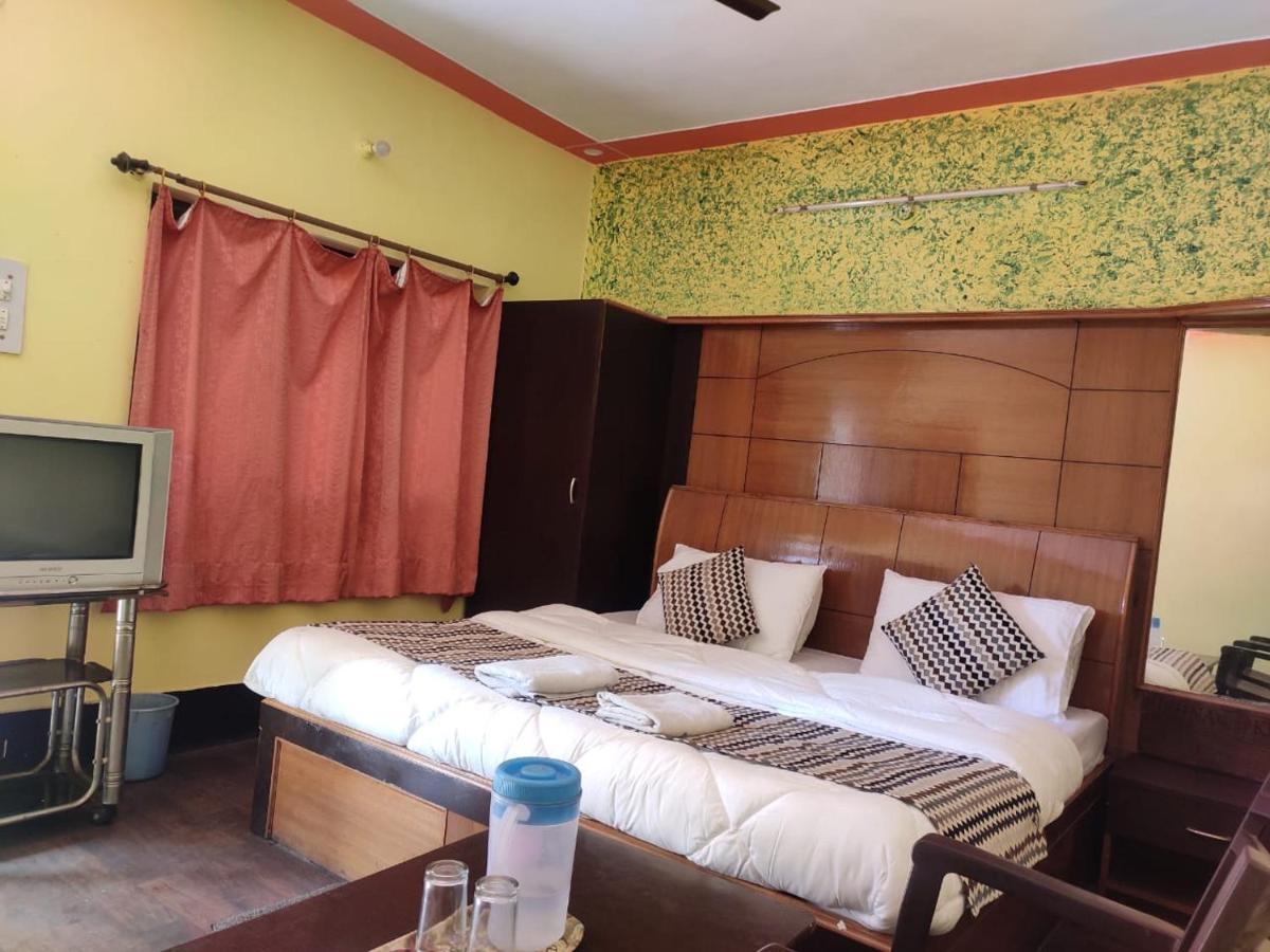 Hotel Deepraj, Kausani Ngoại thất bức ảnh