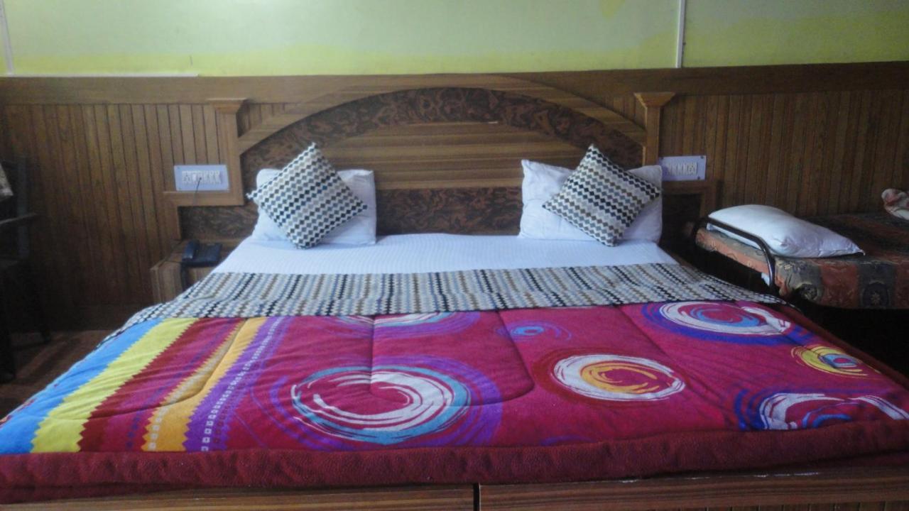 Hotel Deepraj, Kausani Ngoại thất bức ảnh